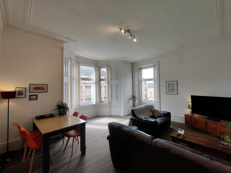 Room Whitehill Street in Glasgow