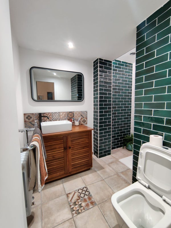 Room Whitehill Street in Glasgow