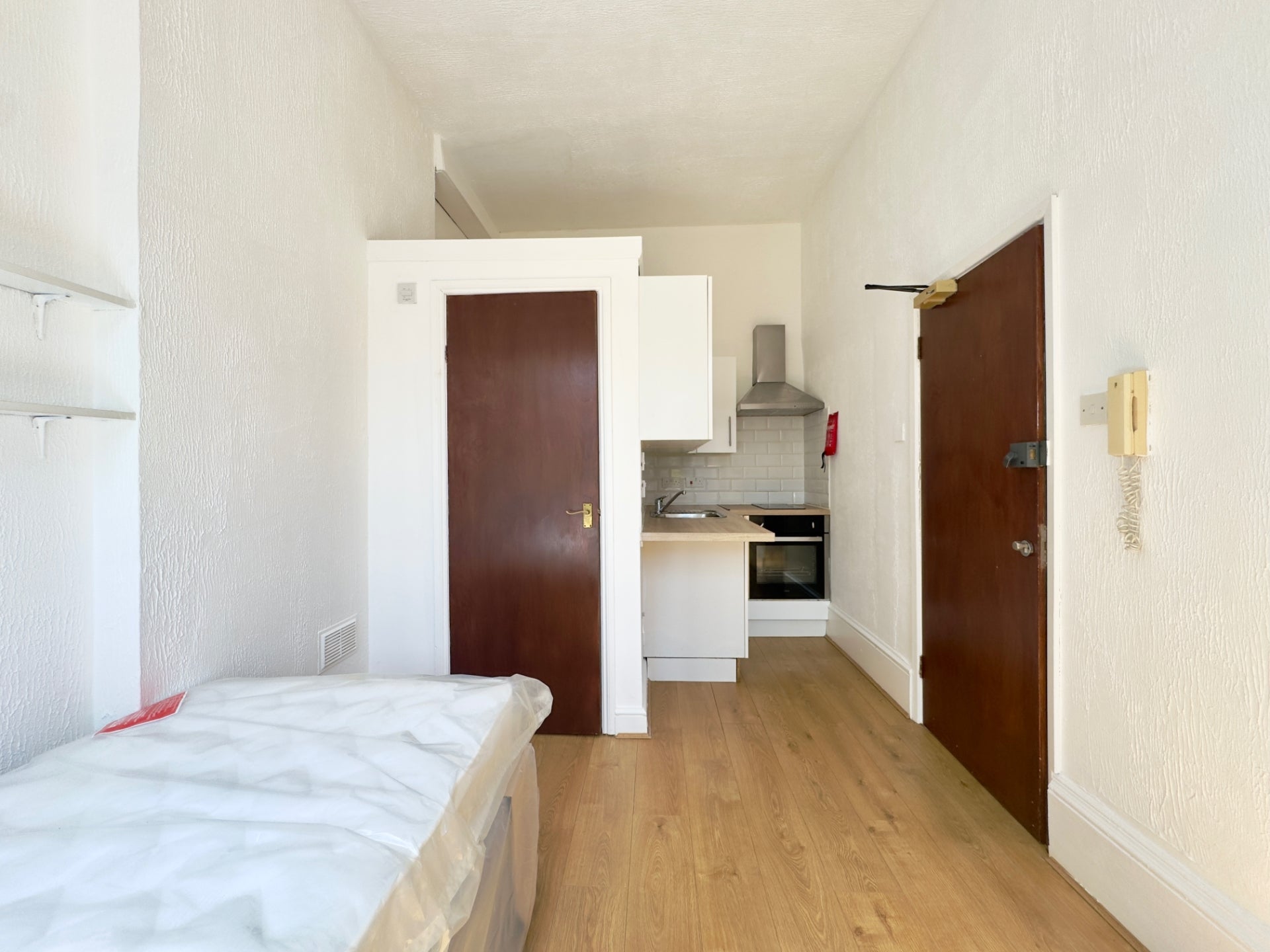 Flat Teignmouth Road in Greater London