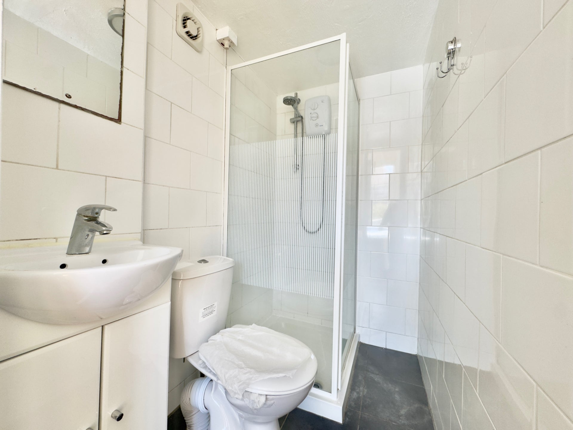 Flat Teignmouth Road in Greater London