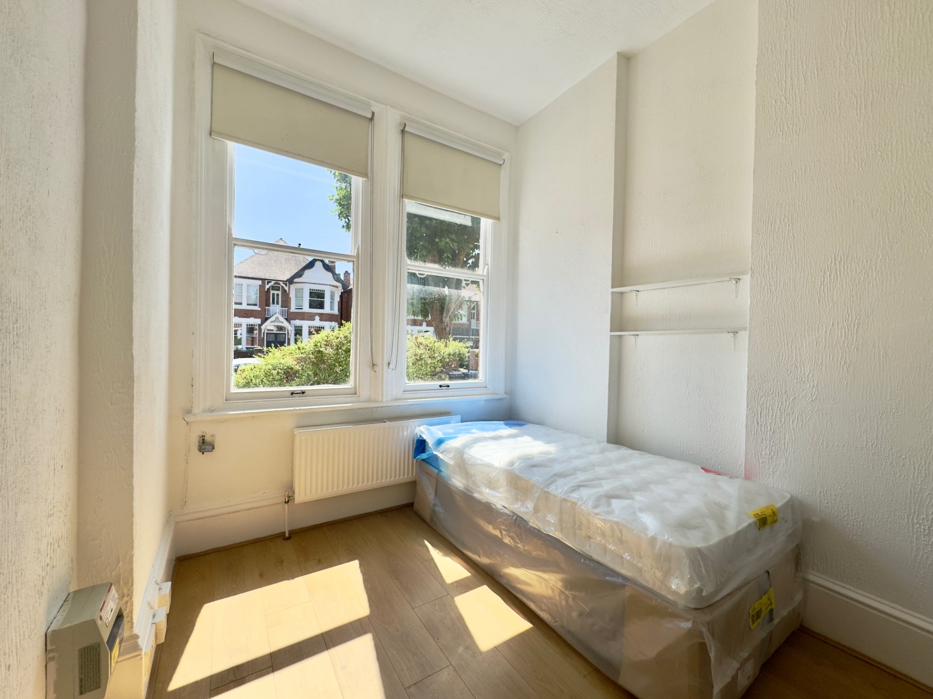 Flat Teignmouth Road in Greater London