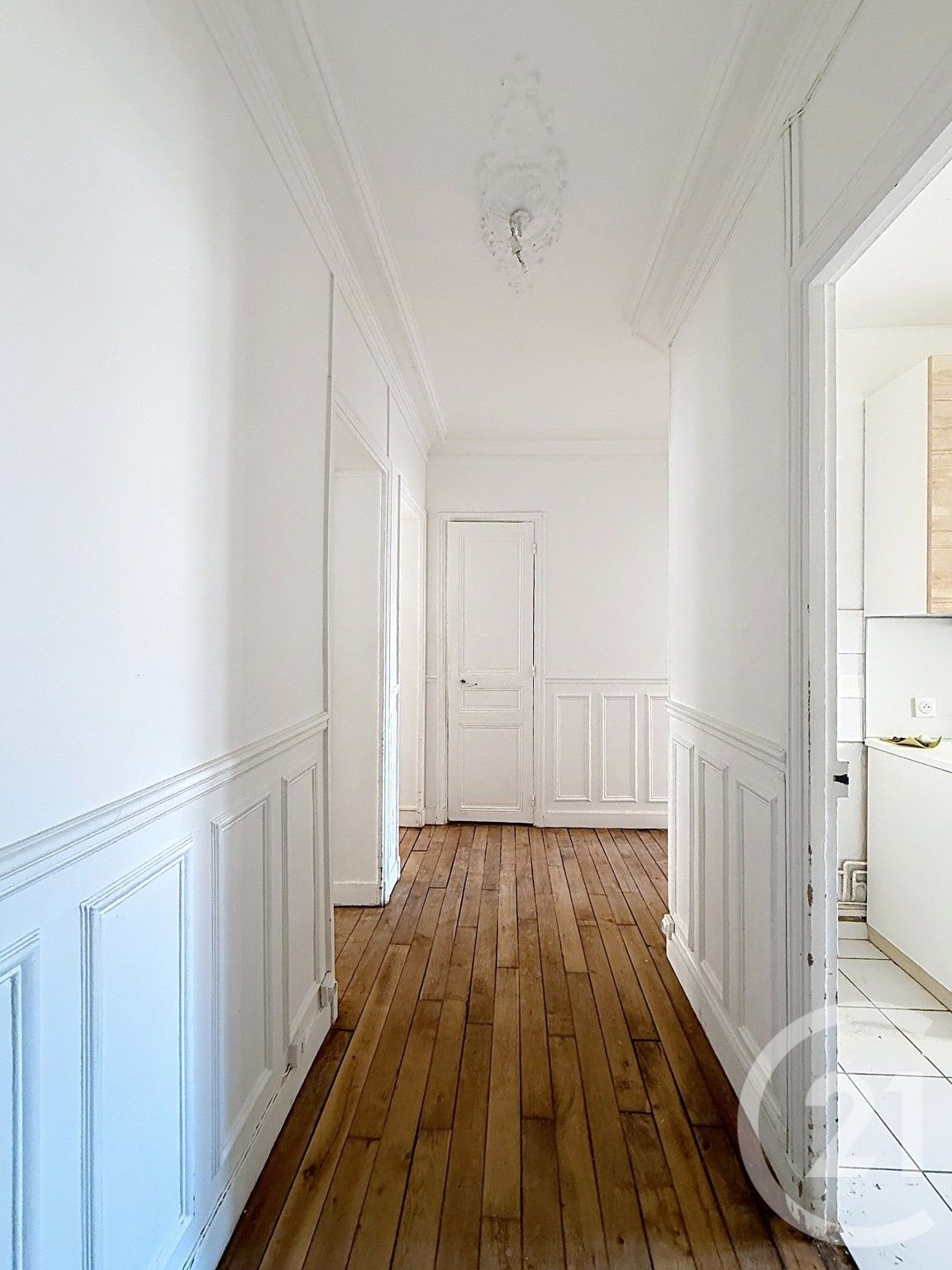 Flat Rue Louise Michel in Levallois-Perret