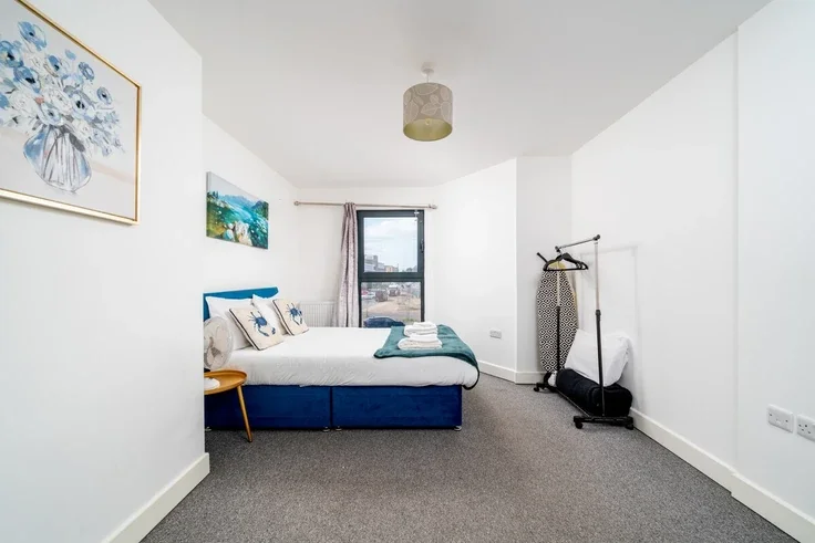Flat Colnbrook By-Pass in Slough