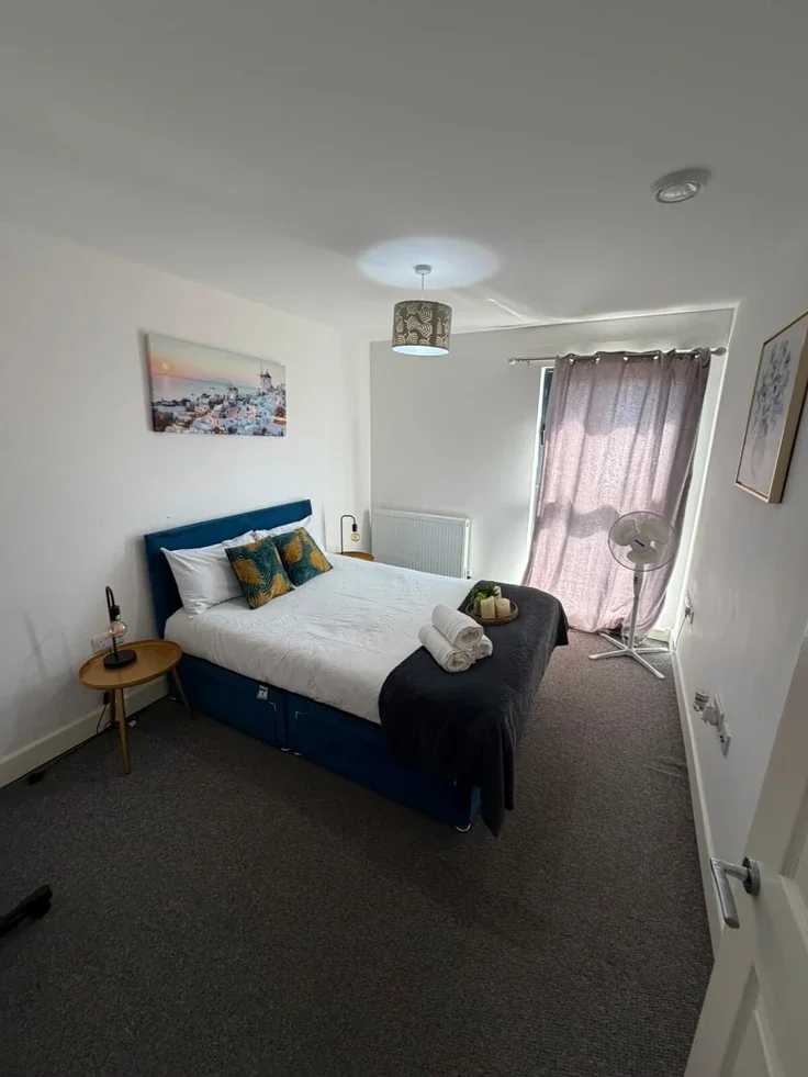 Flat Colnbrook By-Pass in Slough