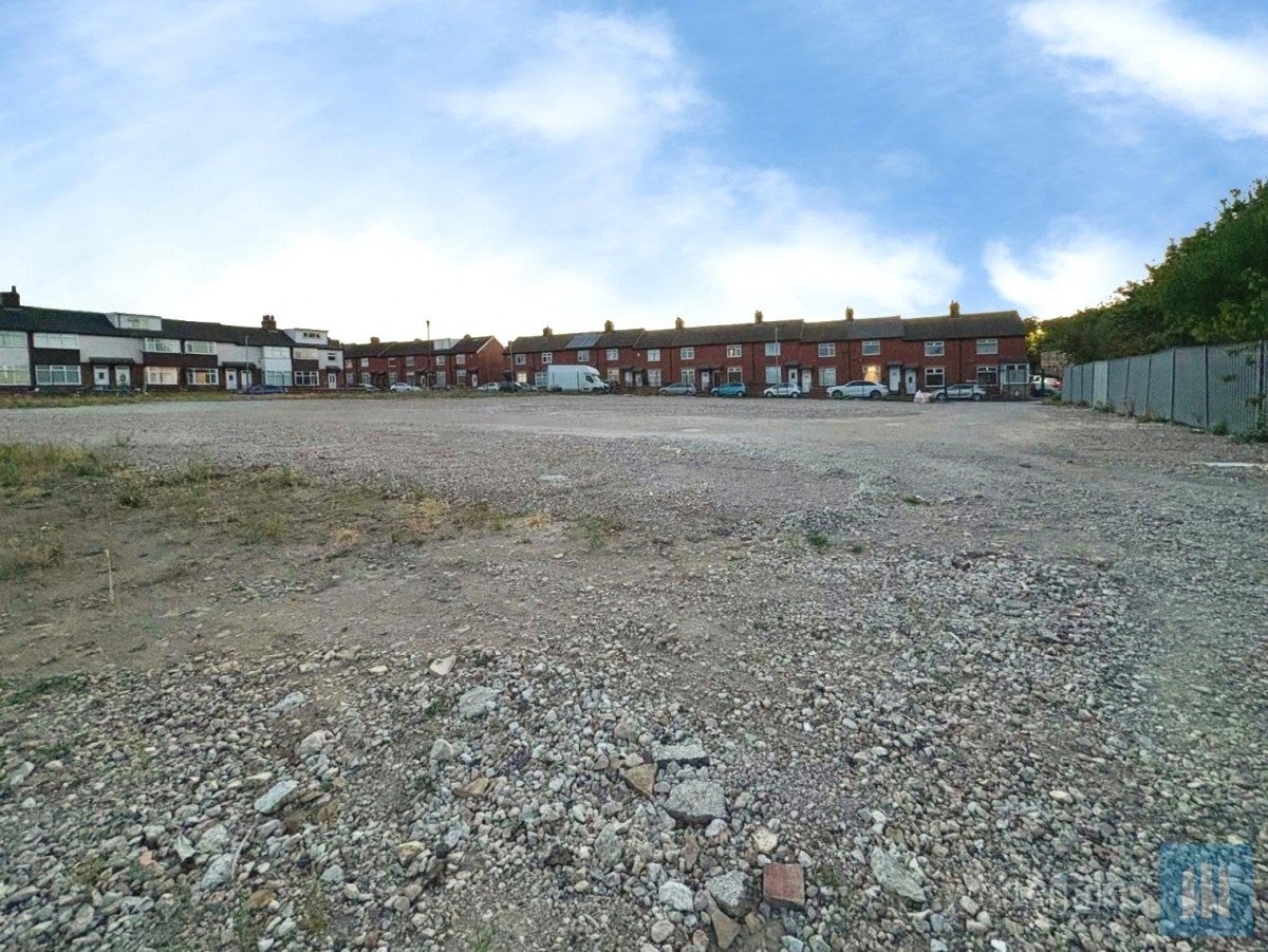 Flat Mavis Street in Kirklees