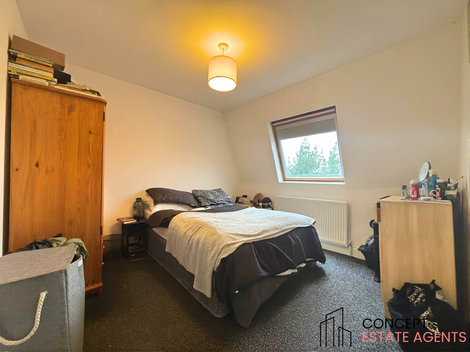 Flat Dafforne Road in Greater London