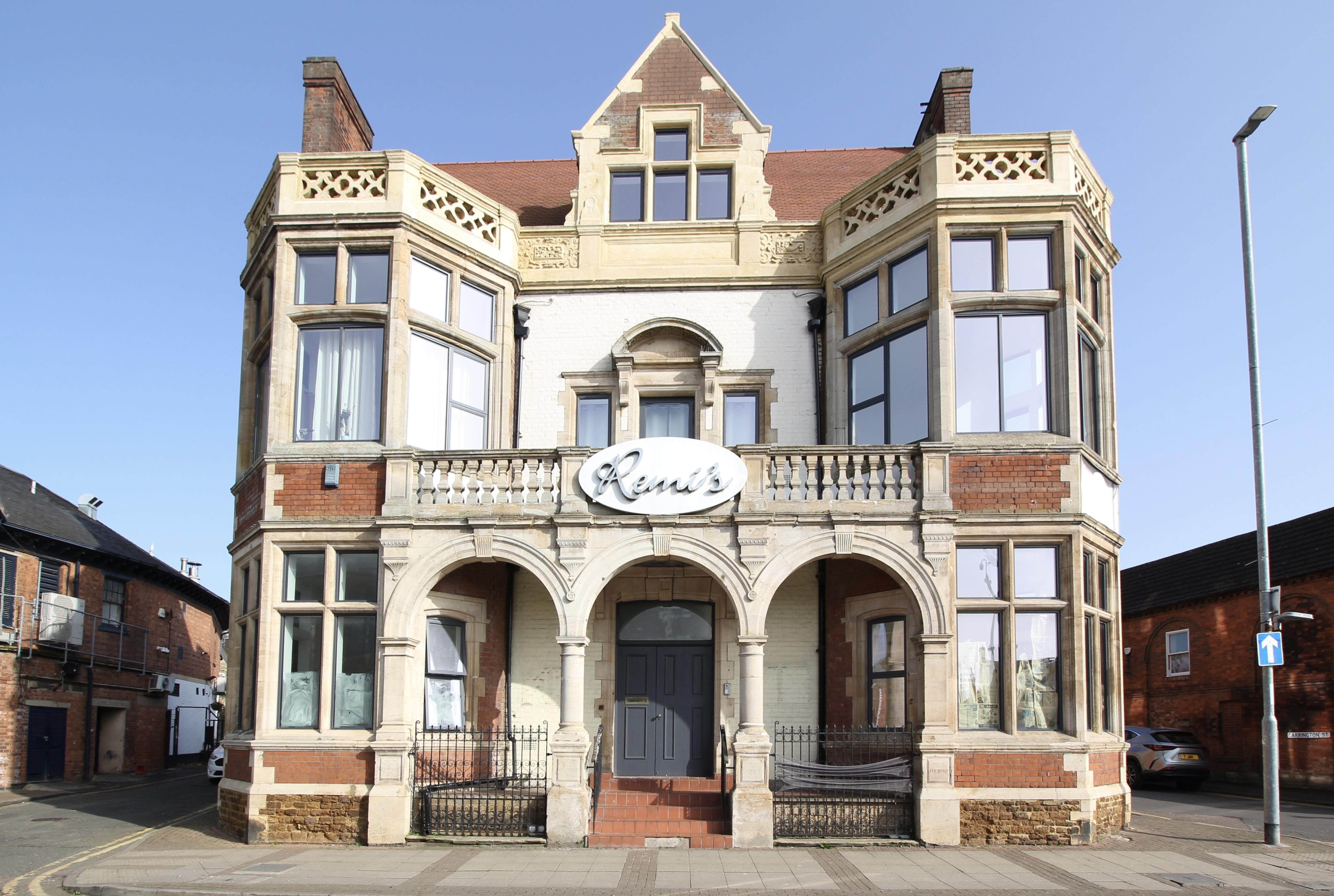 Flat Dalkeith Place in Kettering