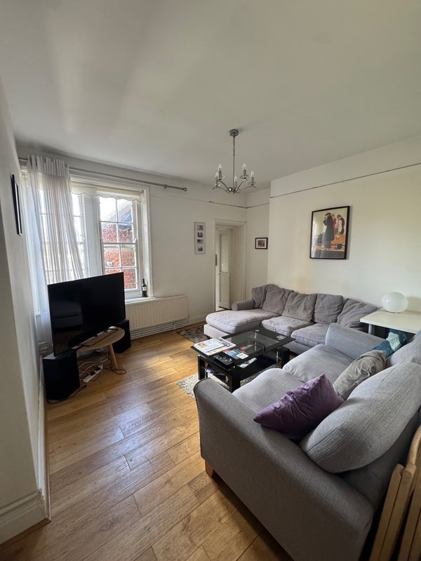 Room Cormont Road in Greater London