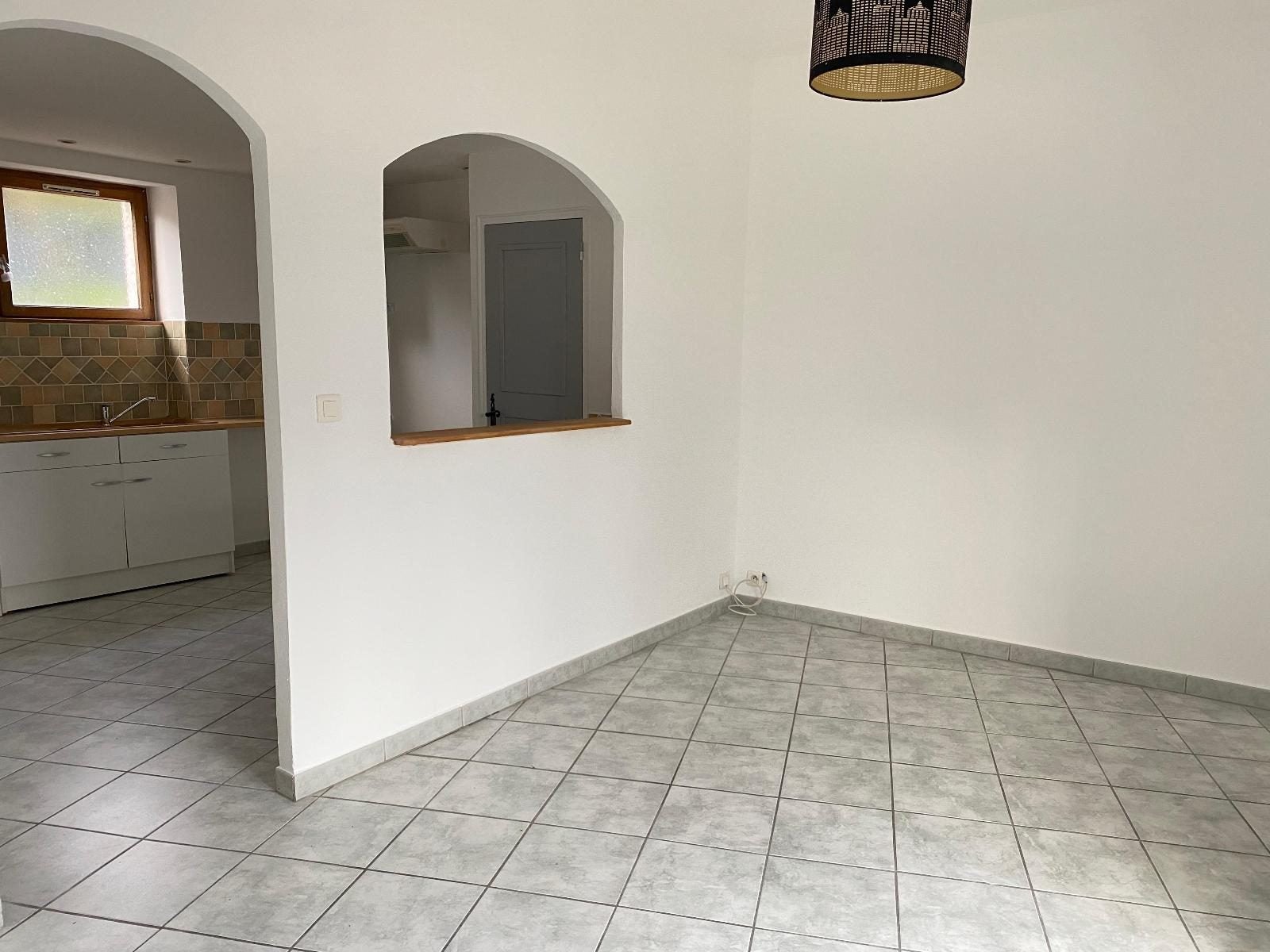 Appartement Route des Hameaux à Labégude