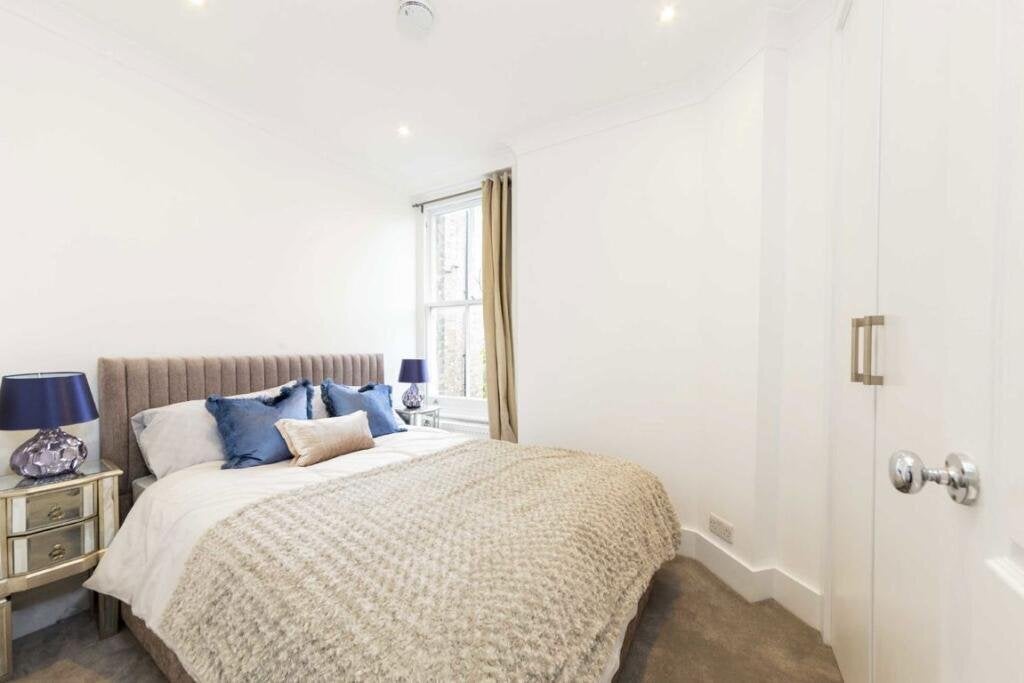 Flat Westville Road in Greater London
