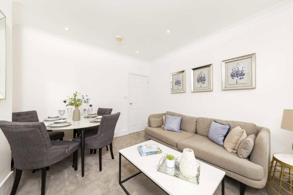 Flat Westville Road in Greater London