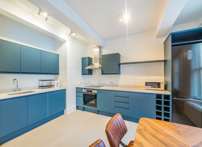 Flat Commercial Street in Greater London