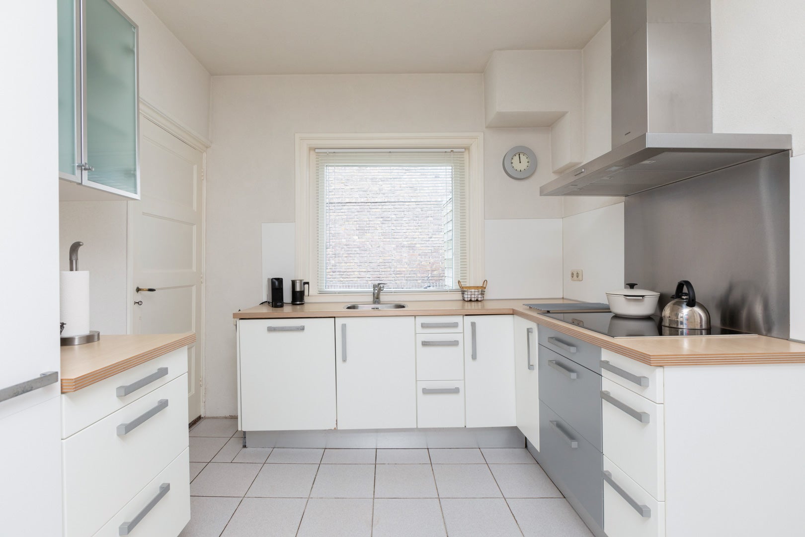 Twee-onder-één-kap te koop: Leeuwarderweg 48, Sneek