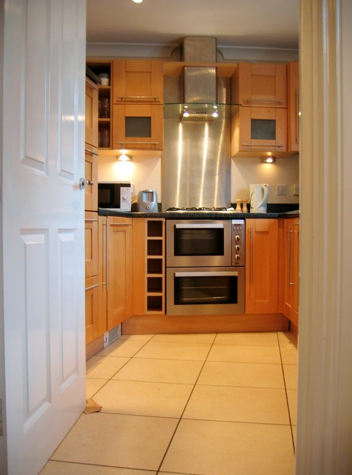 House Brookbank Close in Cheltenham