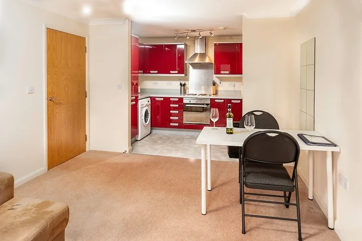 Flat Cedar Walk in Dacorum