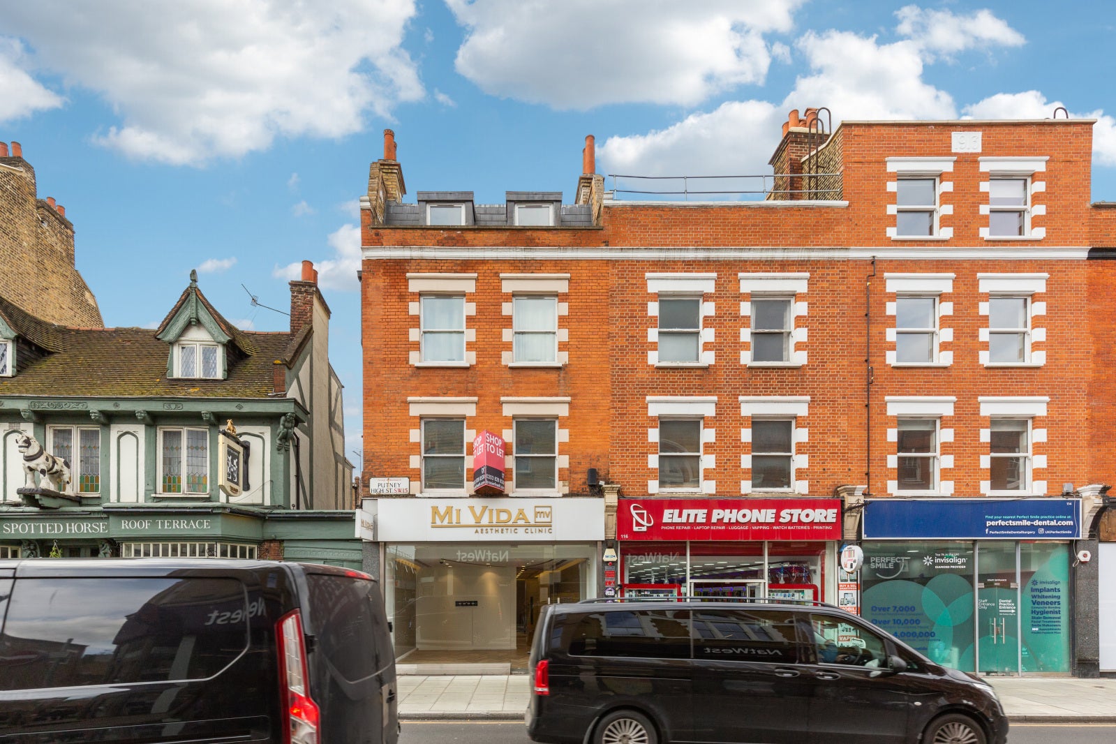 Flat Putney High Street in Greater London