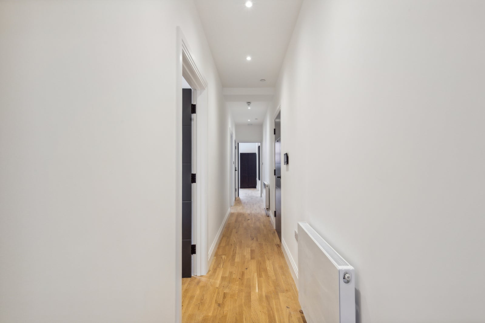 Flat Putney High Street in Greater London