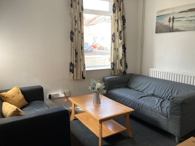 Room Cloutsham Street in Northampton