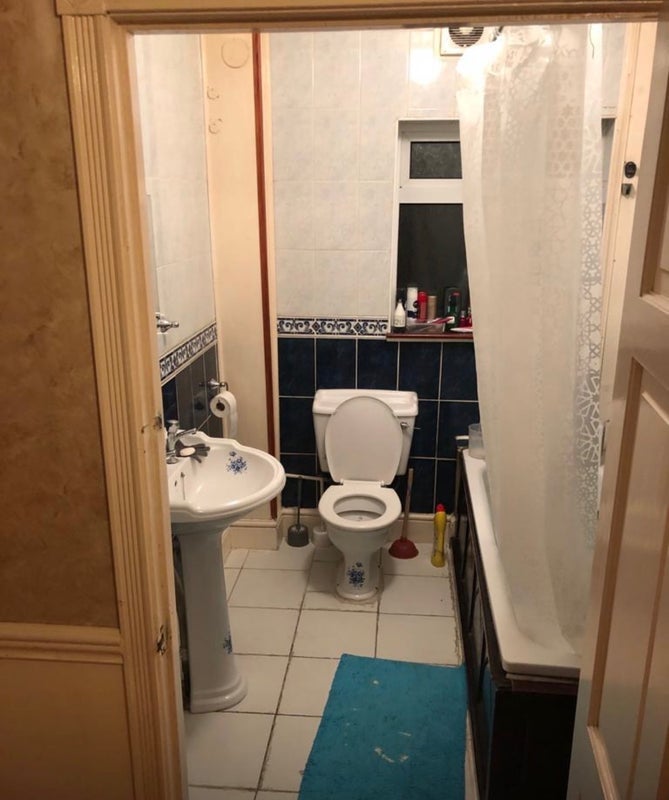 Room Stokes Road in Greater London