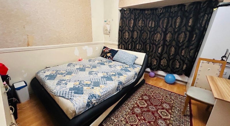 Room Stokes Road in Greater London