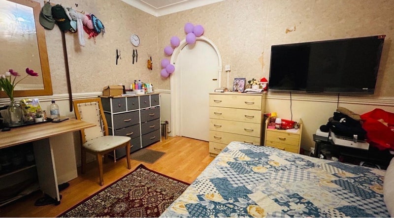 Room Stokes Road in Greater London