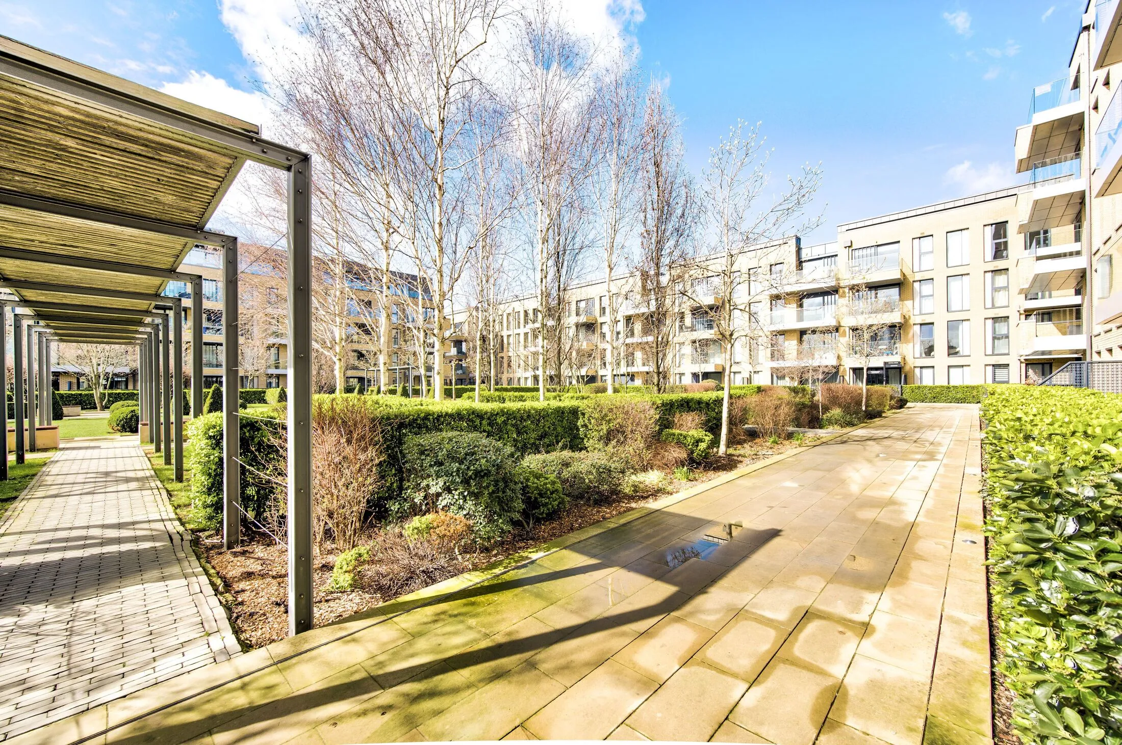 Flat Townmead Road in Greater London