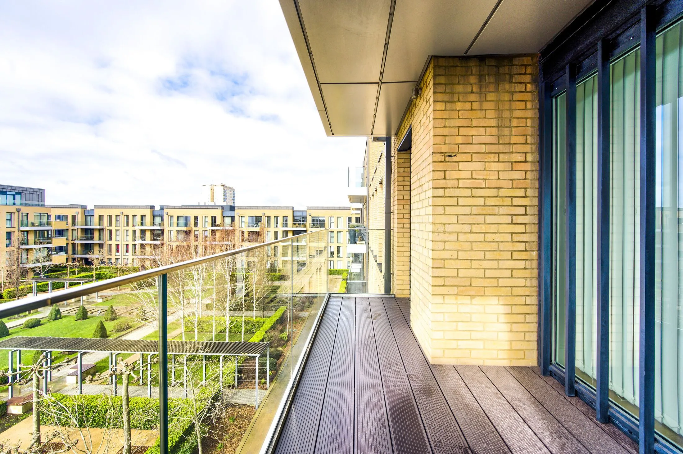 Flat Townmead Road in Greater London