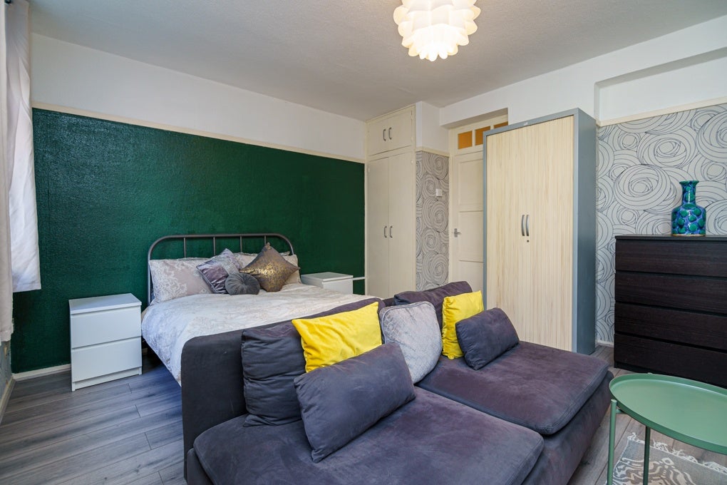 Flat Talwin Street in Greater London