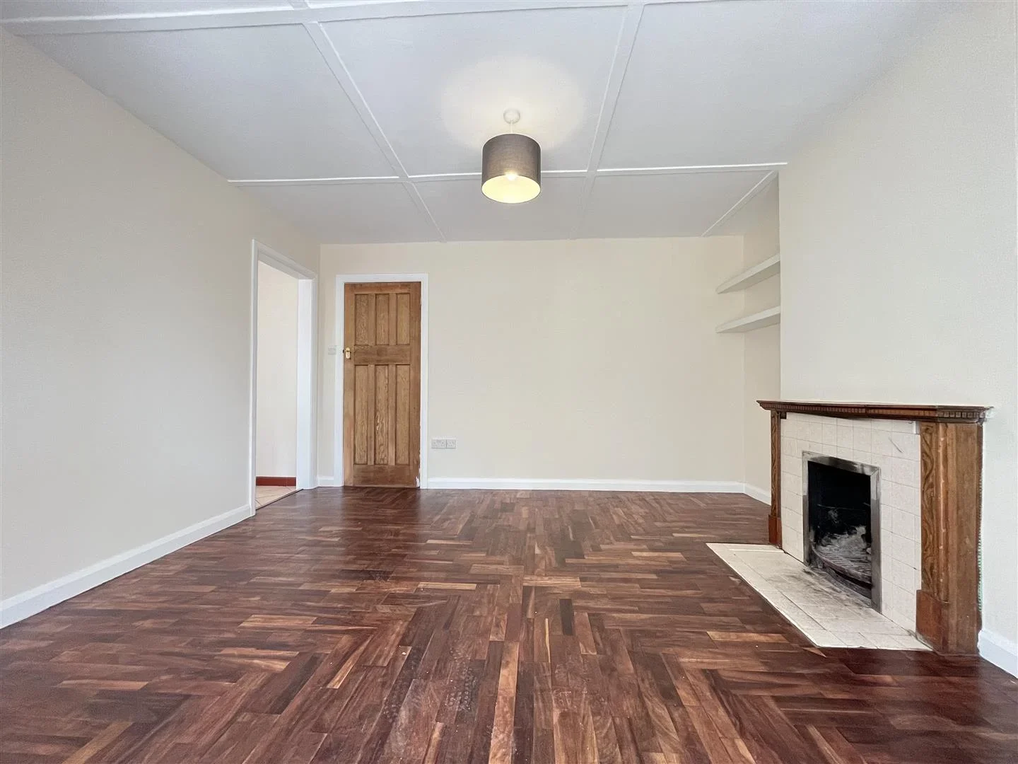 Flat Grassway in Greater London