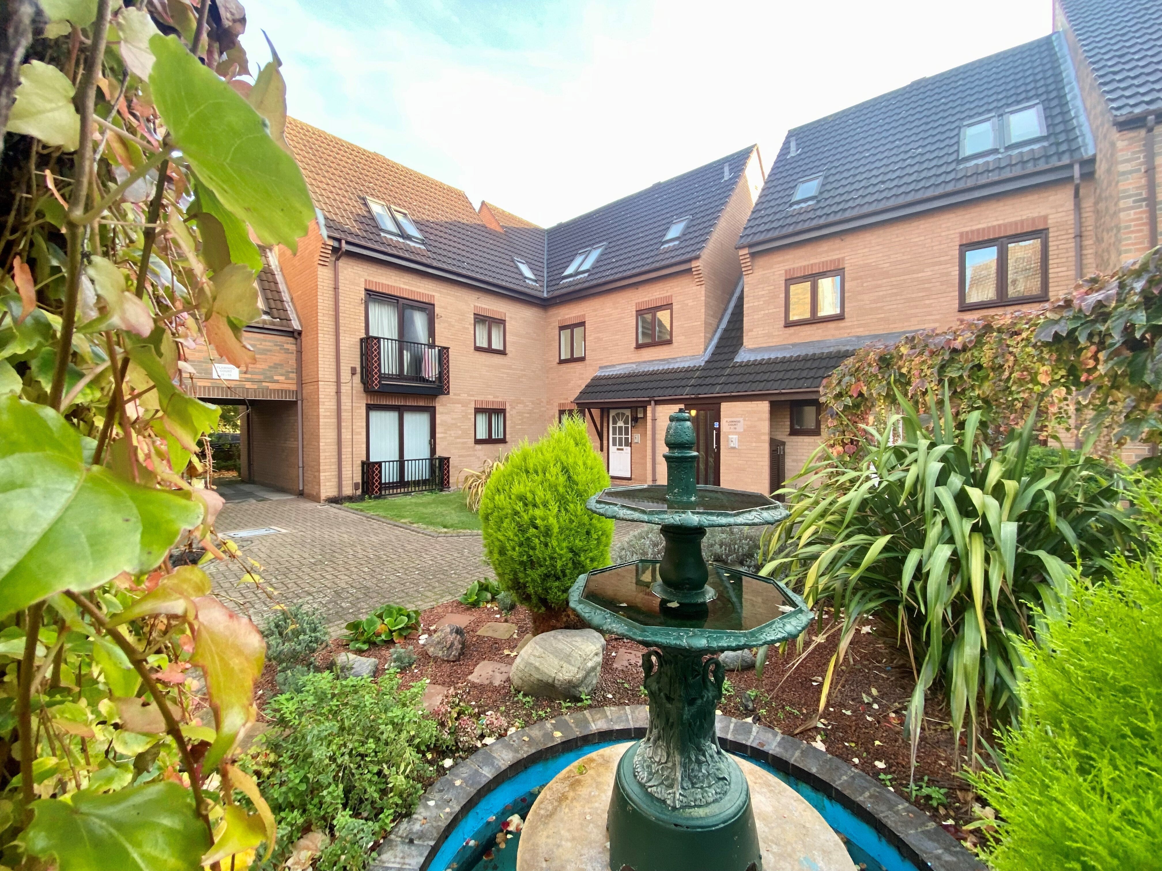 Flat Castle Marina Road in Nottingham