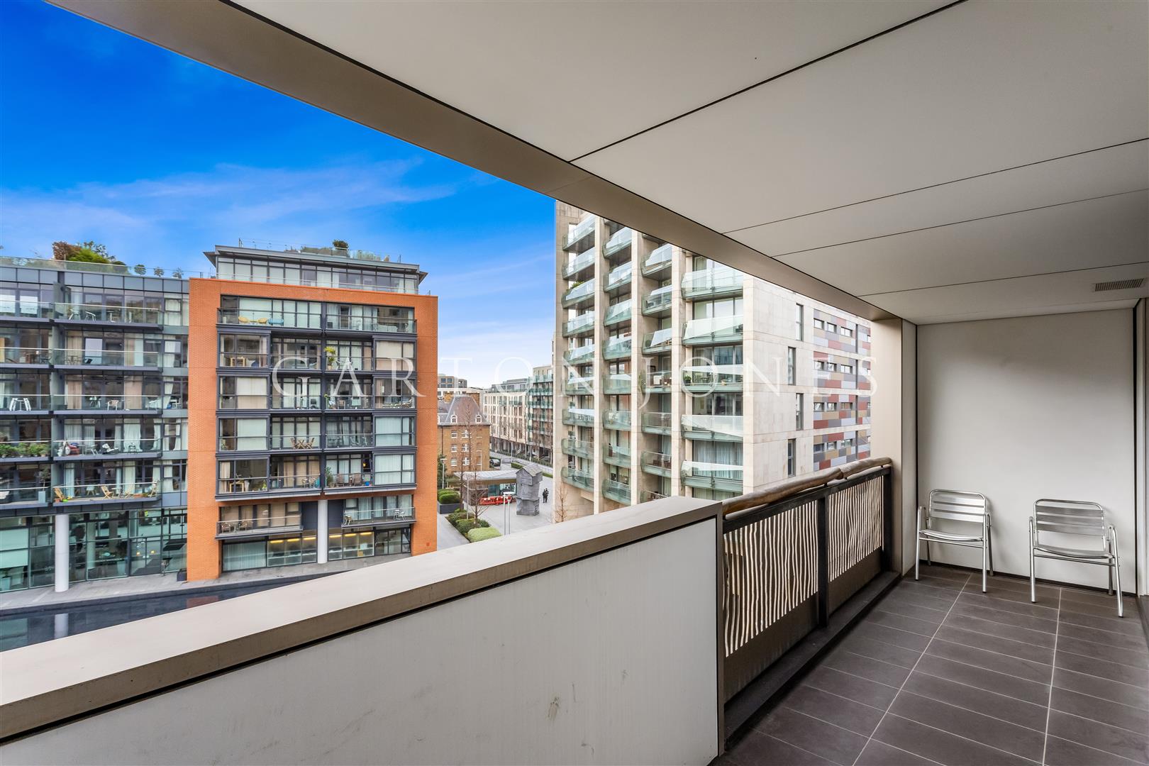 Flat Gatliff Road in City of Westminster
