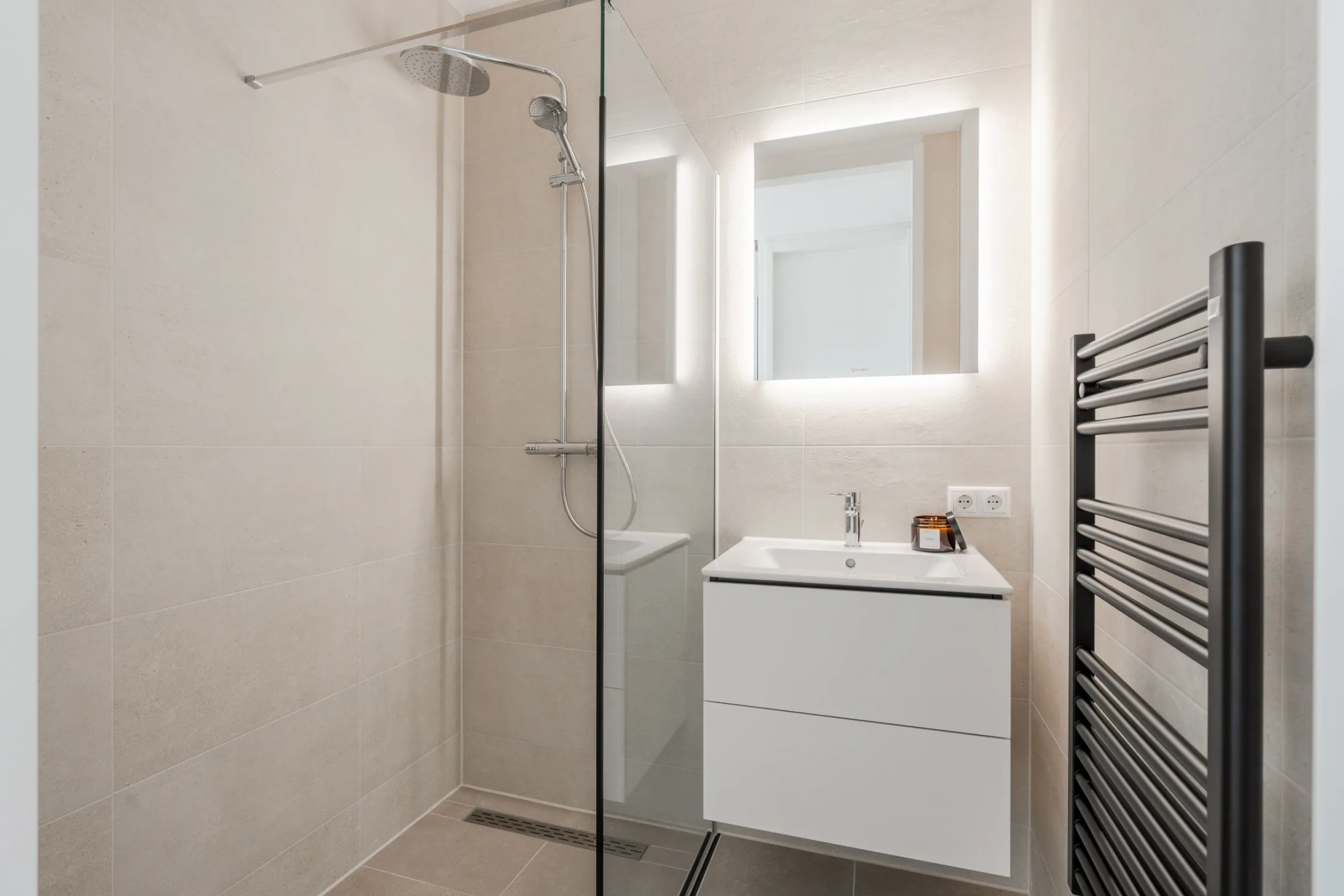 Appartement te huur: Niemeyerstraat 221, Hoofddorp