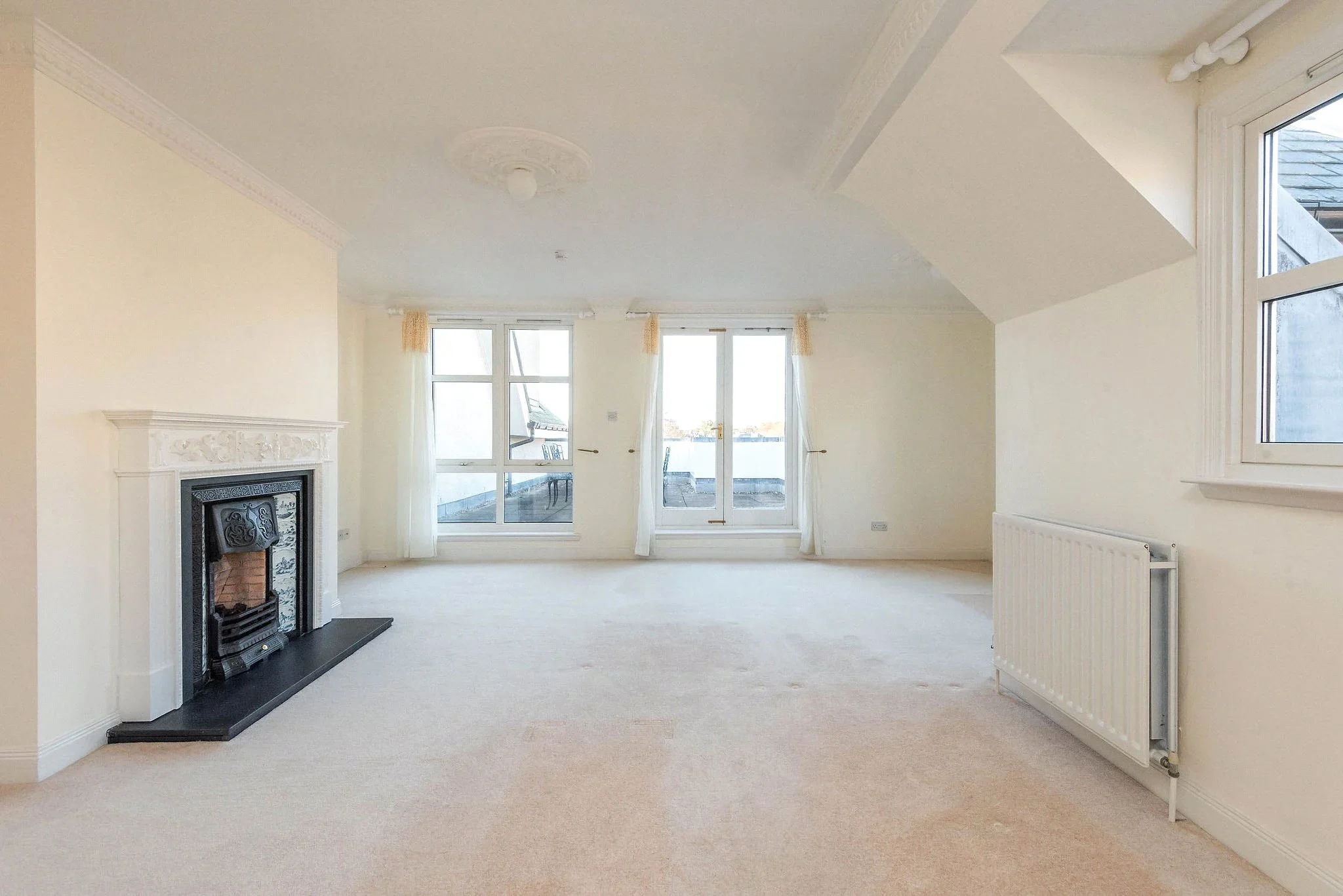 Flat St Margaret's Place in Edinburgh