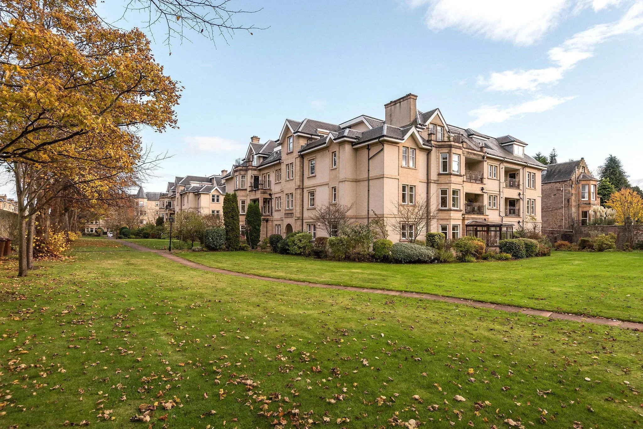 Flat St Margaret's Place in Edinburgh