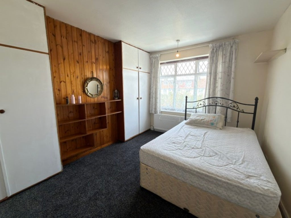 Room Tylecroft Road in Greater London