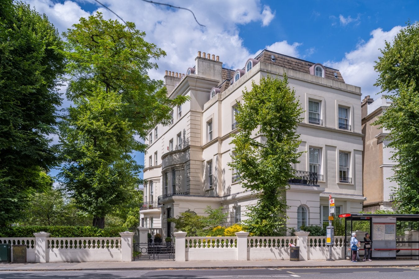 Flat Clifton Gardens in City of Westminster