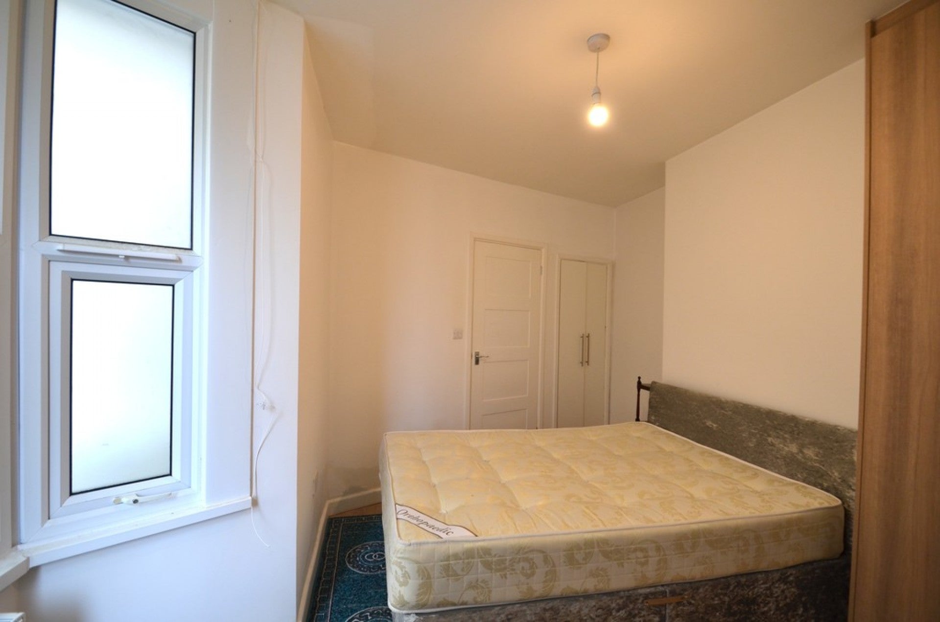 Flat Woodthorpe Road in Borough of Spelthorne