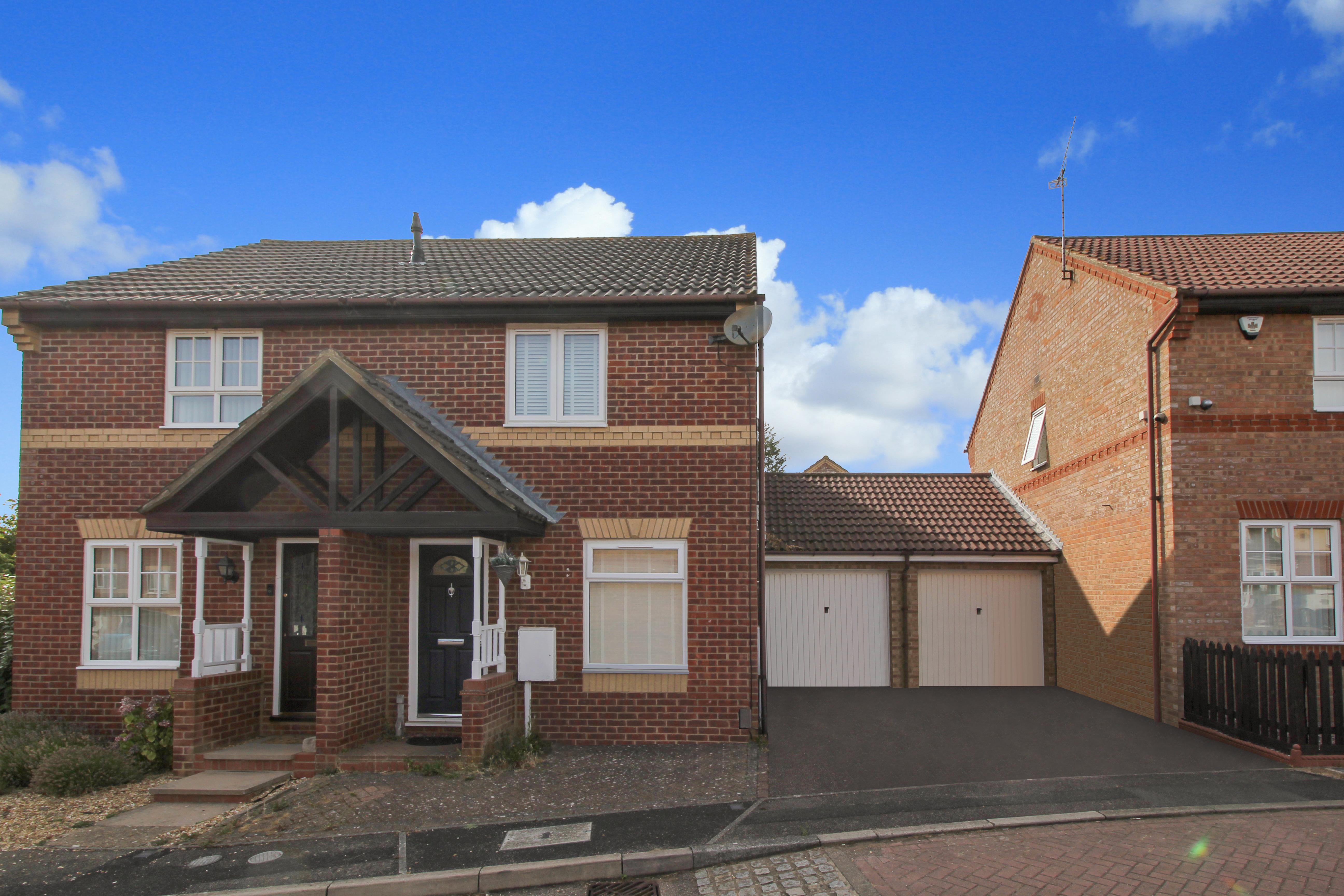 House Lupin Close in Kettering