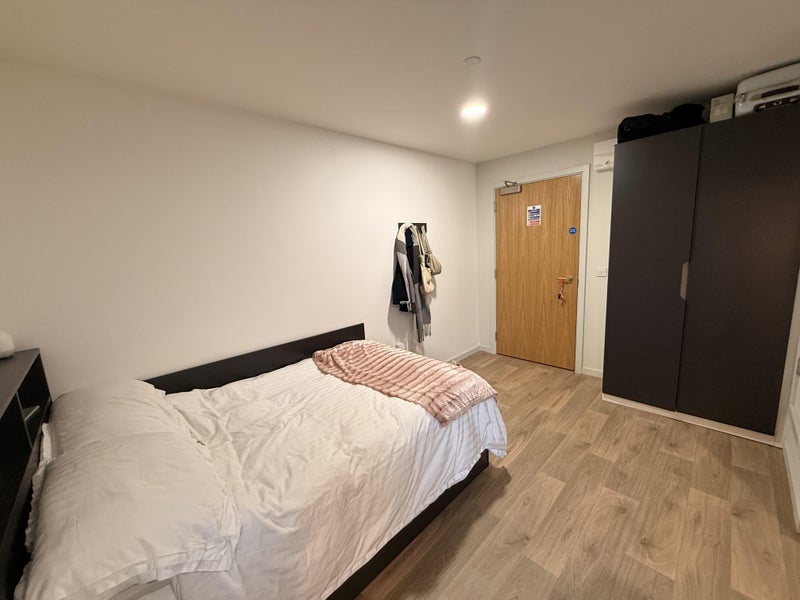 Flat Chesser Grove in City of Edinburgh