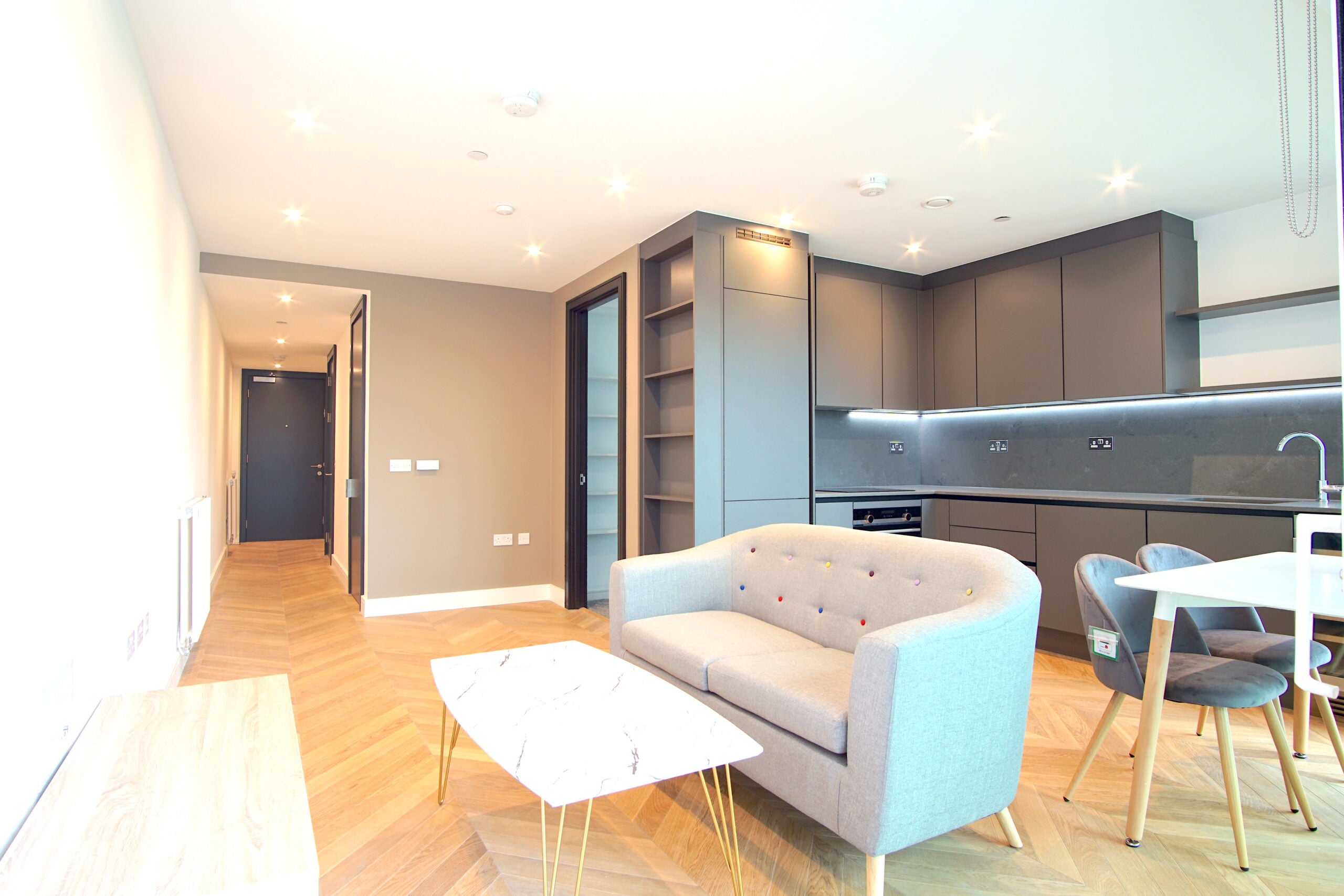 Flat Woolwich High Street in Greater London