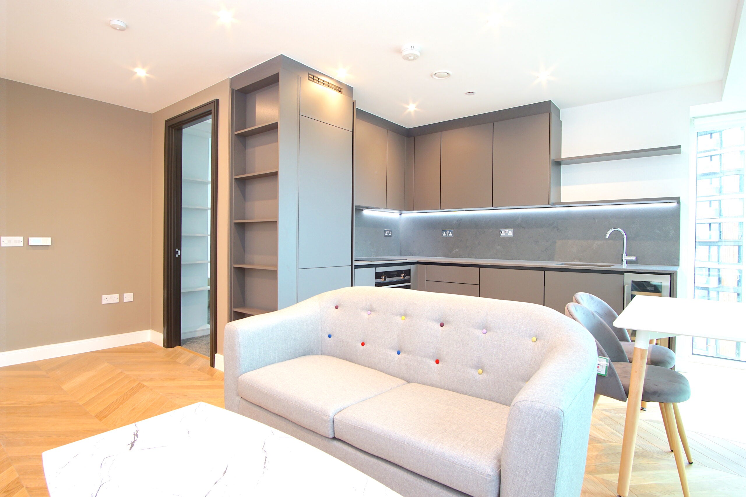 Flat Woolwich High Street in Greater London