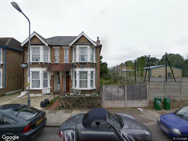 Flat Wallington Road in Greater London