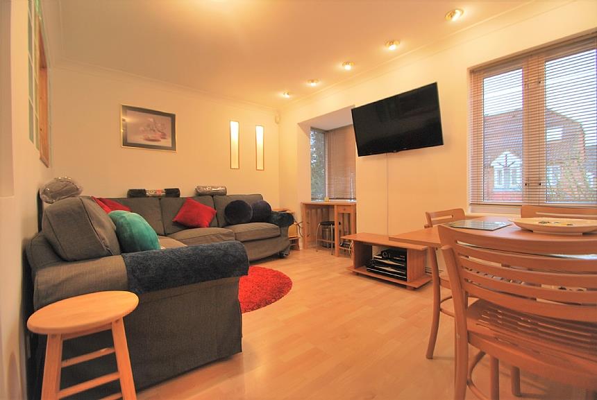 Flat Dorset Mews in Greater London