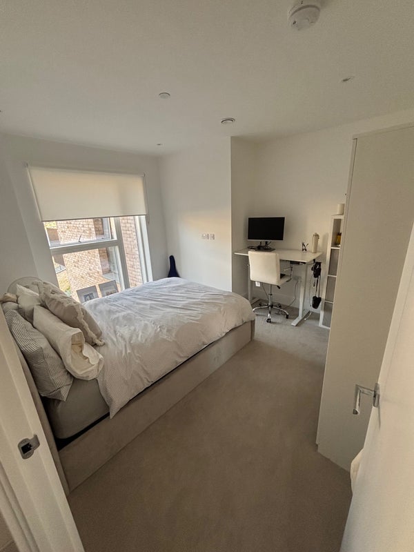 Room Charlow Close in Greater London