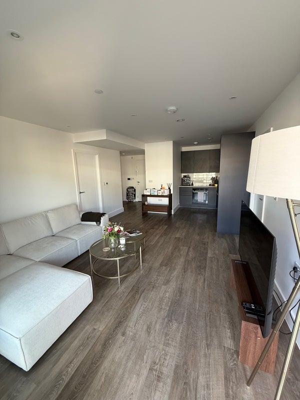 Room Charlow Close in Greater London