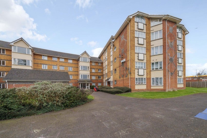 Flat Winslet Place in Reading
