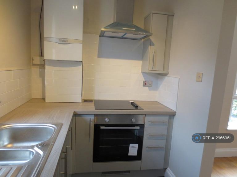 Flat Hackney Road in Greater London