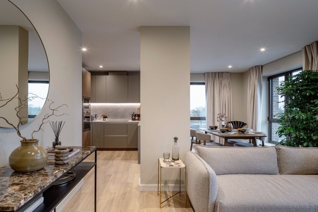 Flat Berkeley Avenue in Greater London