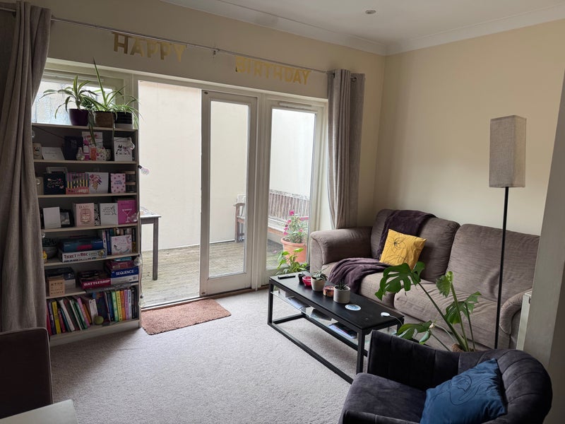 Room Lillie Road in Greater London