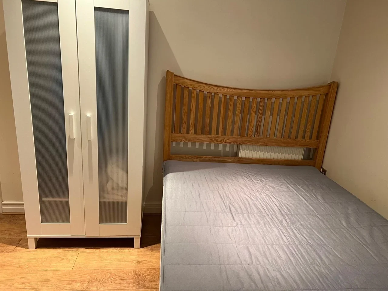 Room Newport Avenue in Greater London